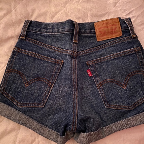Levi’s Wedgie Fit Shorts - Medium Blue Wash - Picture 2 of 6